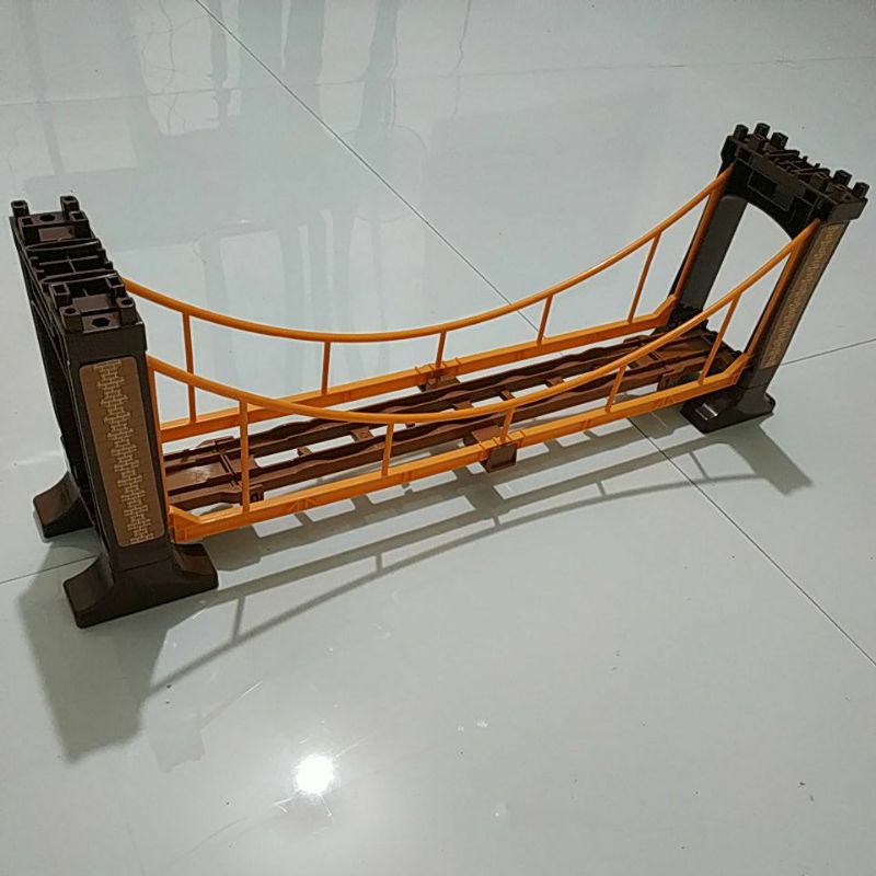 Takara Tomy Plarail Thomas Shake Bridge Jembatan Goyang Mainan Kereta Api
