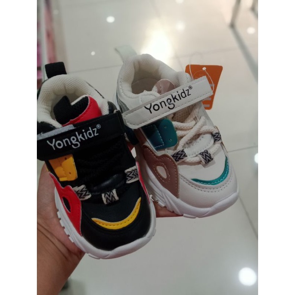 sepatu sneaker anak yongkidz size 23-25