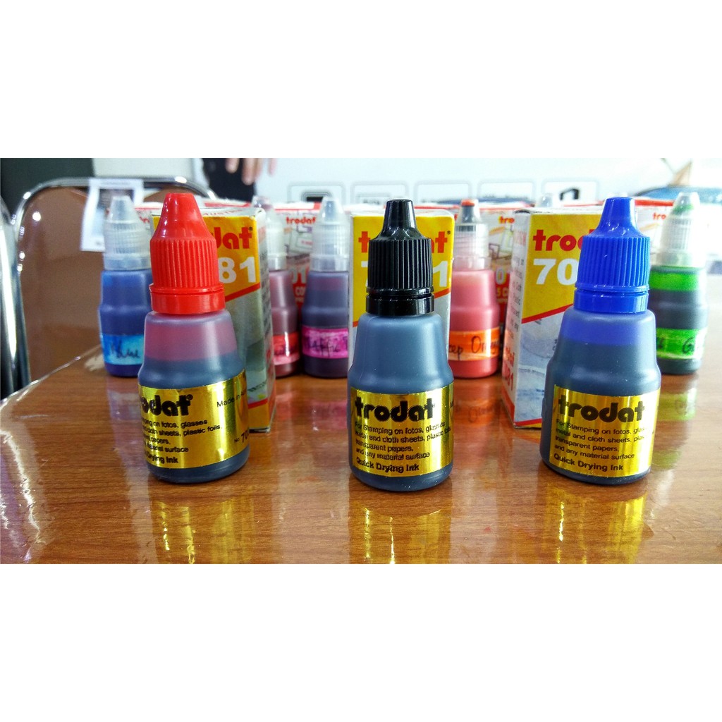 

Tinta Stempel Untuk bahan Plastik dan sejenisnya