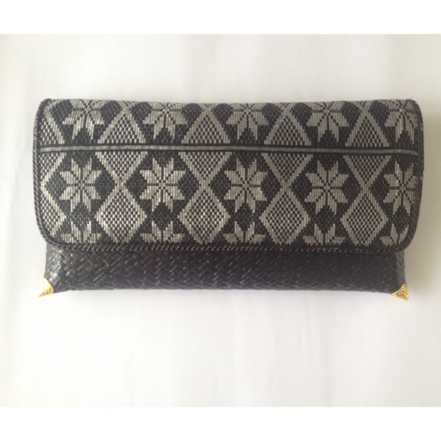 CLUTCH ANYAMAN PANDAN BATIK
