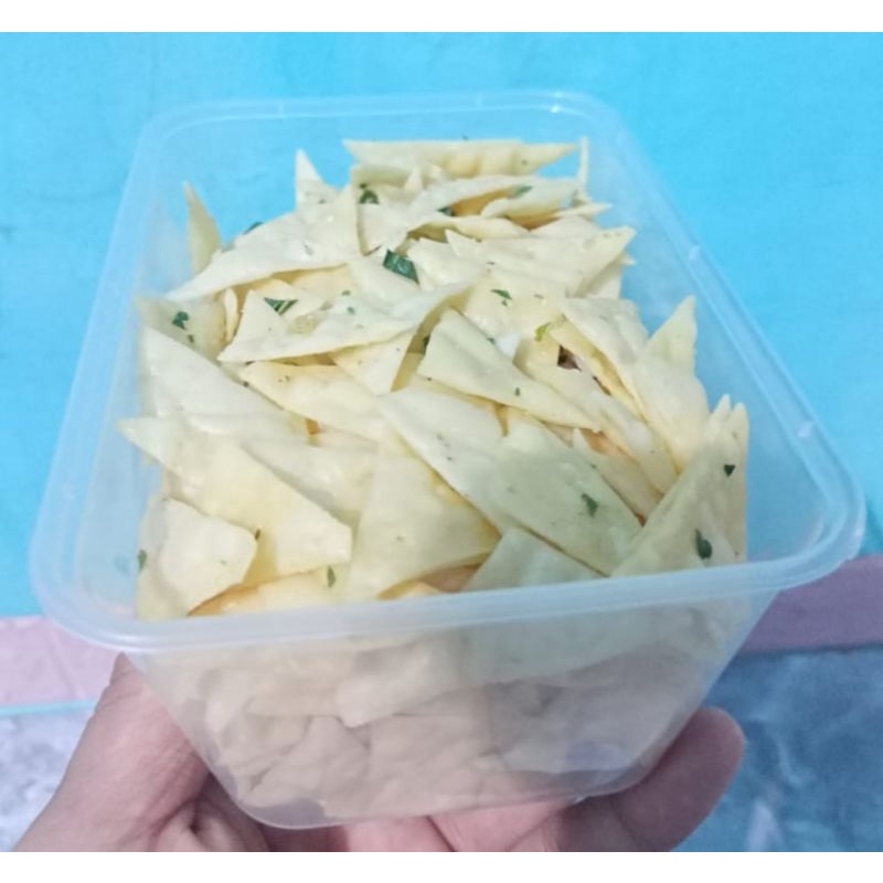 

kripik pangsit asin daun jeruk 500g