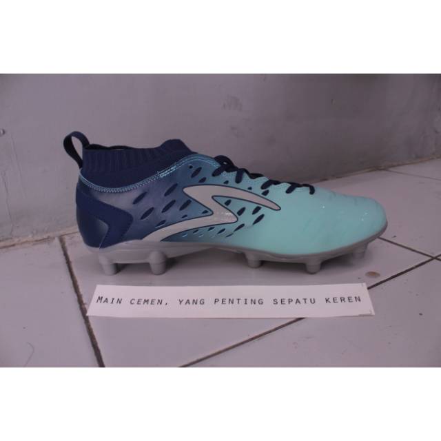 Sepatu Bola Specs Barricada Magna FG
