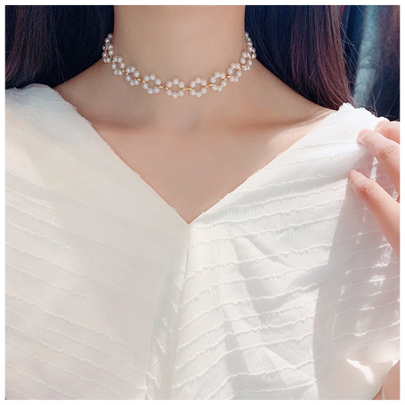 Kalung Choker Liontin Hati Aksen Mutiara Bahan Logam Gaya Korea Untuk Wanita