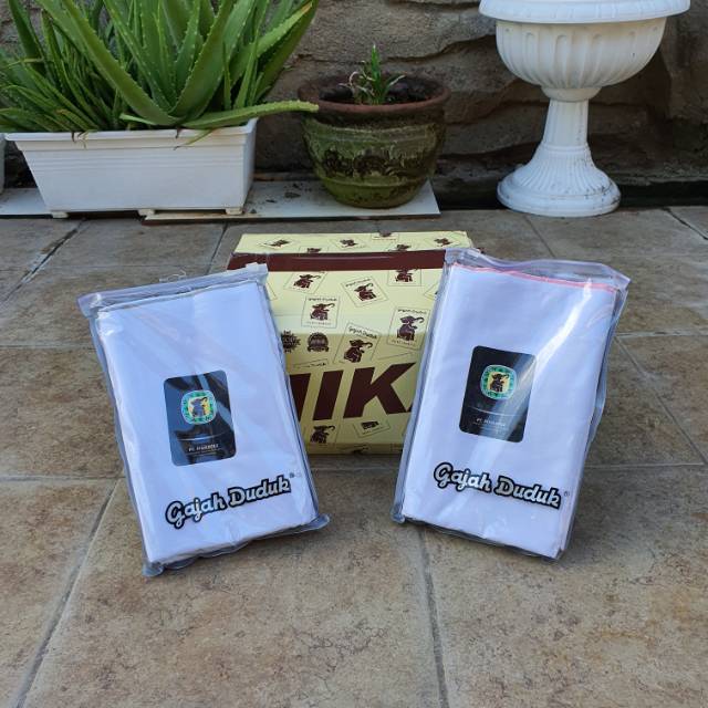 sarung gajah duduk mika zipper putih polos