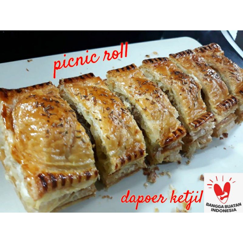 

Picnic roll pastry (non halal) daging babi premium enak by Kichenet Dapoer Ketjil