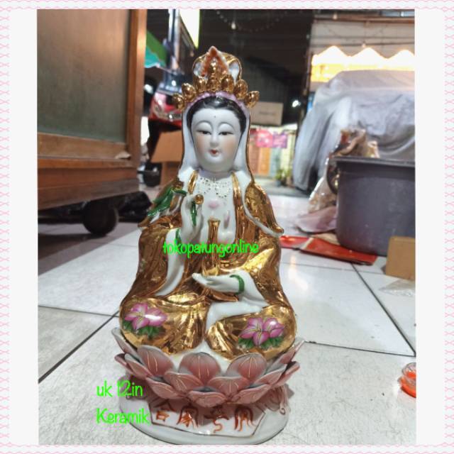 Patung Kwan Im Keramik 12in Emas 01