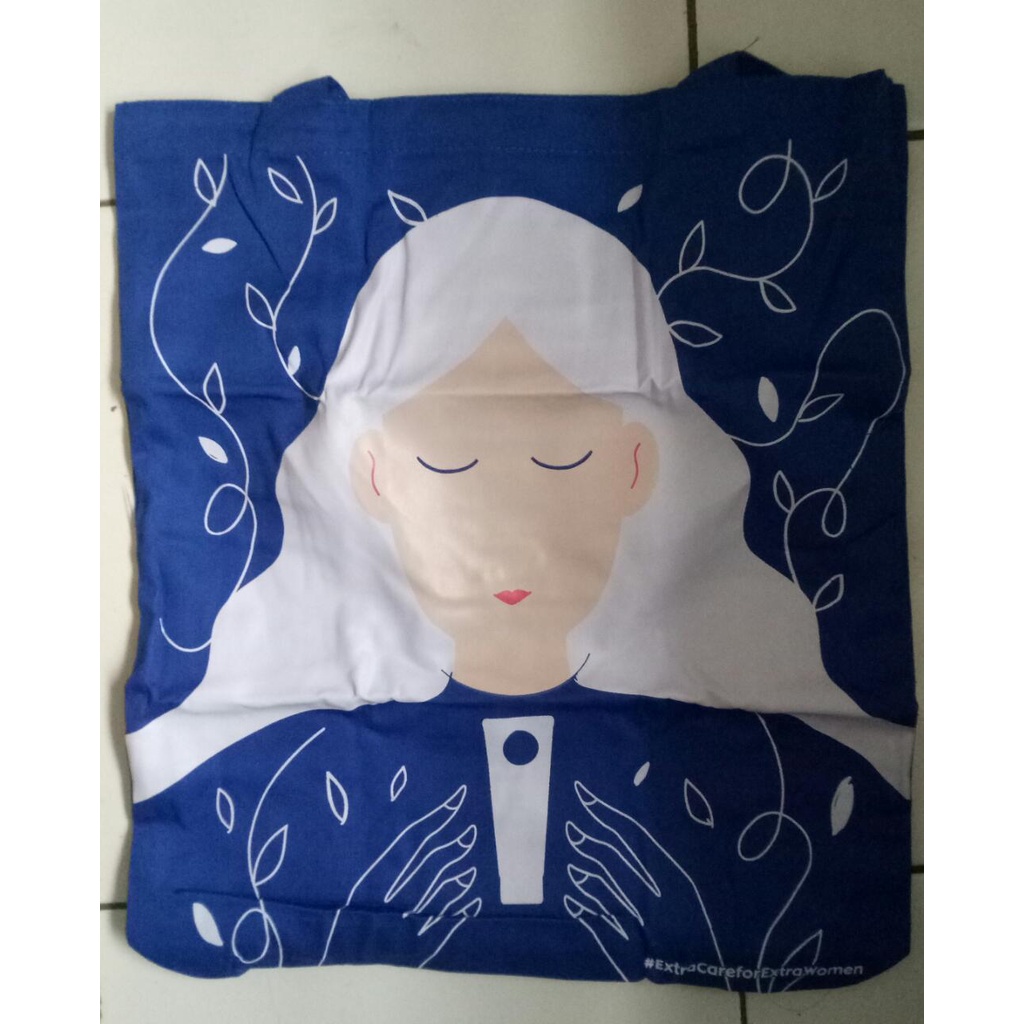NIVEA GIFT TOTEBAG by AILIN