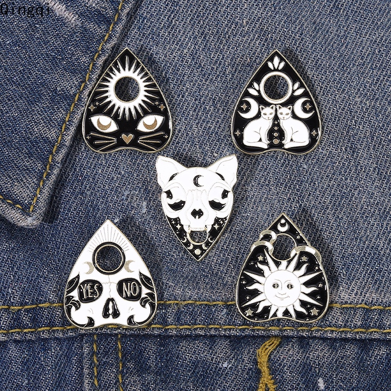 Bros Pin Enamel Bentuk Matahari Bulan Kucing Sekop Warna Hitam Gaya Punk Gothic Untuk Hadiah