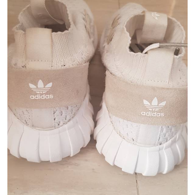 Sepatu Adidas putih