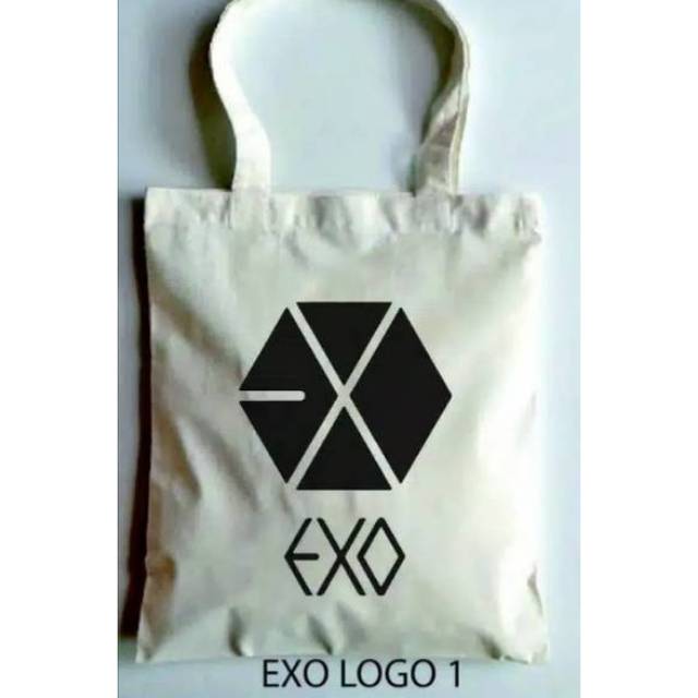 

EXO TERBARU !! TAS BLACU 30x30 CUSTOM DESAIN