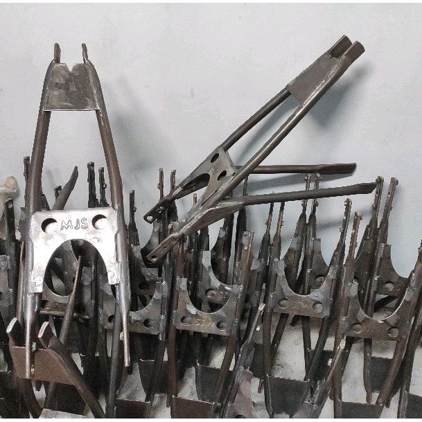buntut MJS Nganjuk CB GL100 sambungan buntutan Rangka sasis frame belakang tebal presisi