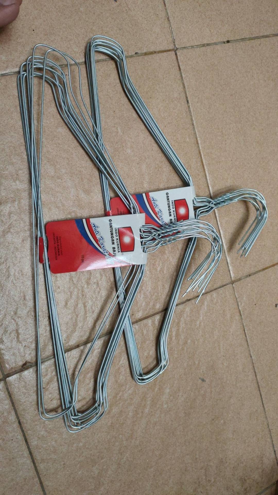 Gantungan Baju Kawat