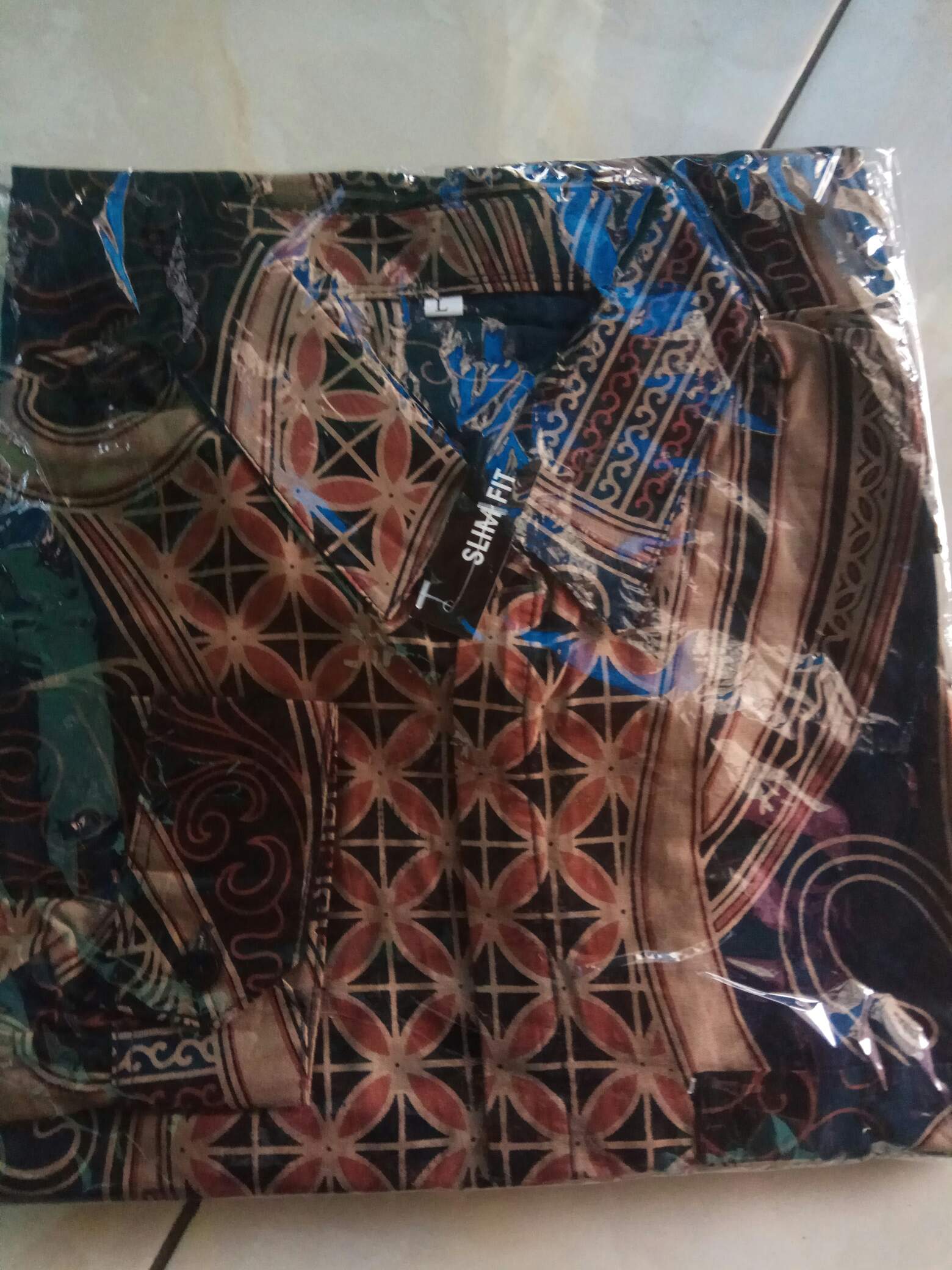 Kemeja Batik Slimfyt Khas Butik Pria Lengan Panjang