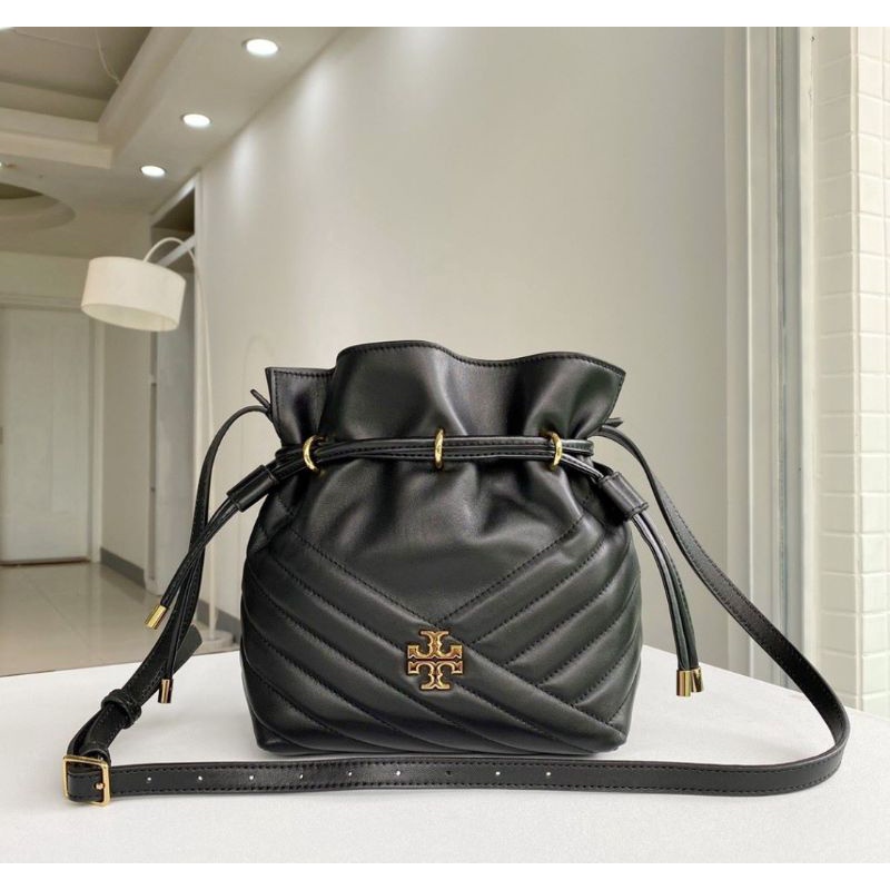 Tory Burch New Kira Luck Bag Black ( 64439 )