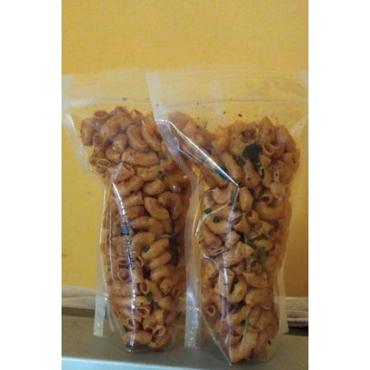 

makroni pedas original daun jeruk 100gram