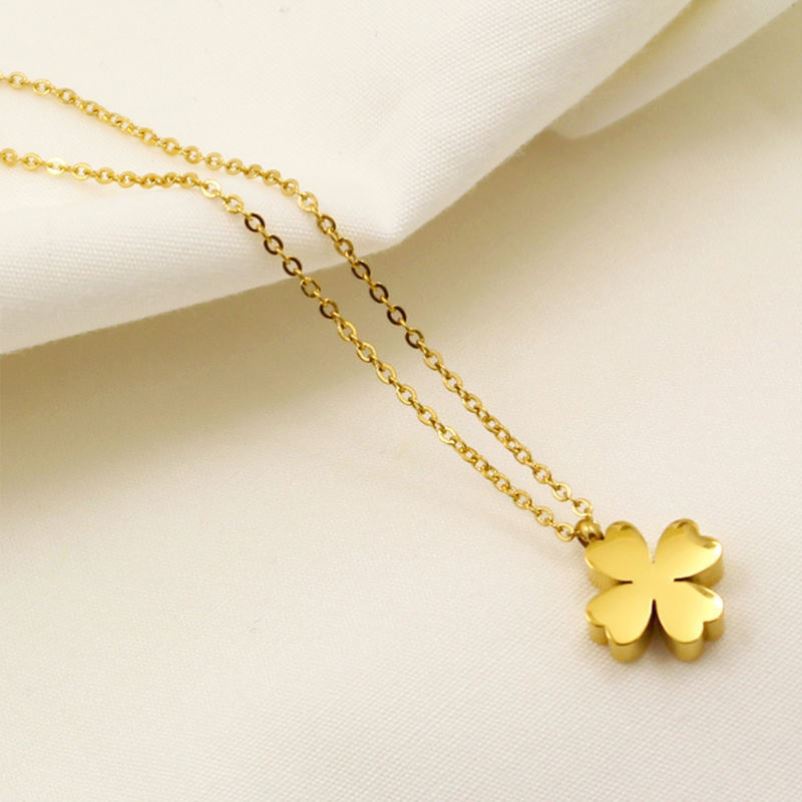 Kalung Rantai Klavikula Desain Daun Clover Bahan Titanium Steel Untuk Wanita