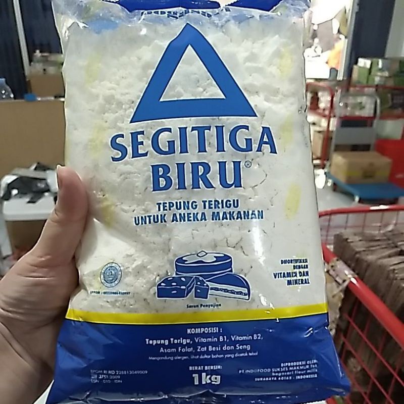 

tepung terigu segitiga biru 1kg