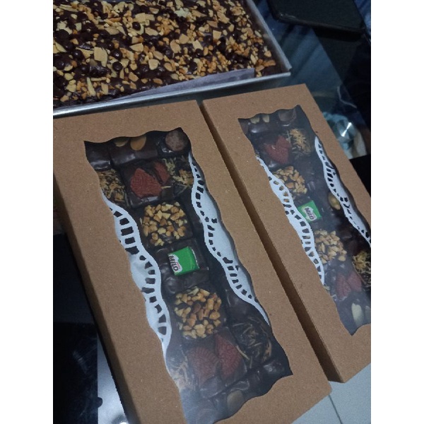 

Fudgy Shiny Brownies sekat ukuran 22×10