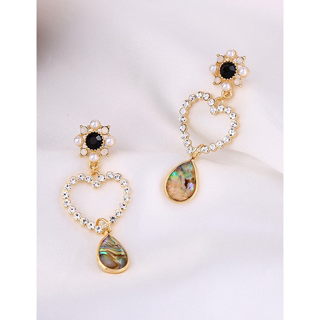 LRC Anting Tusuk Fashion Gold Pearl Flower Regular Pattern Water Drop Heart Shaped Earrings D03323