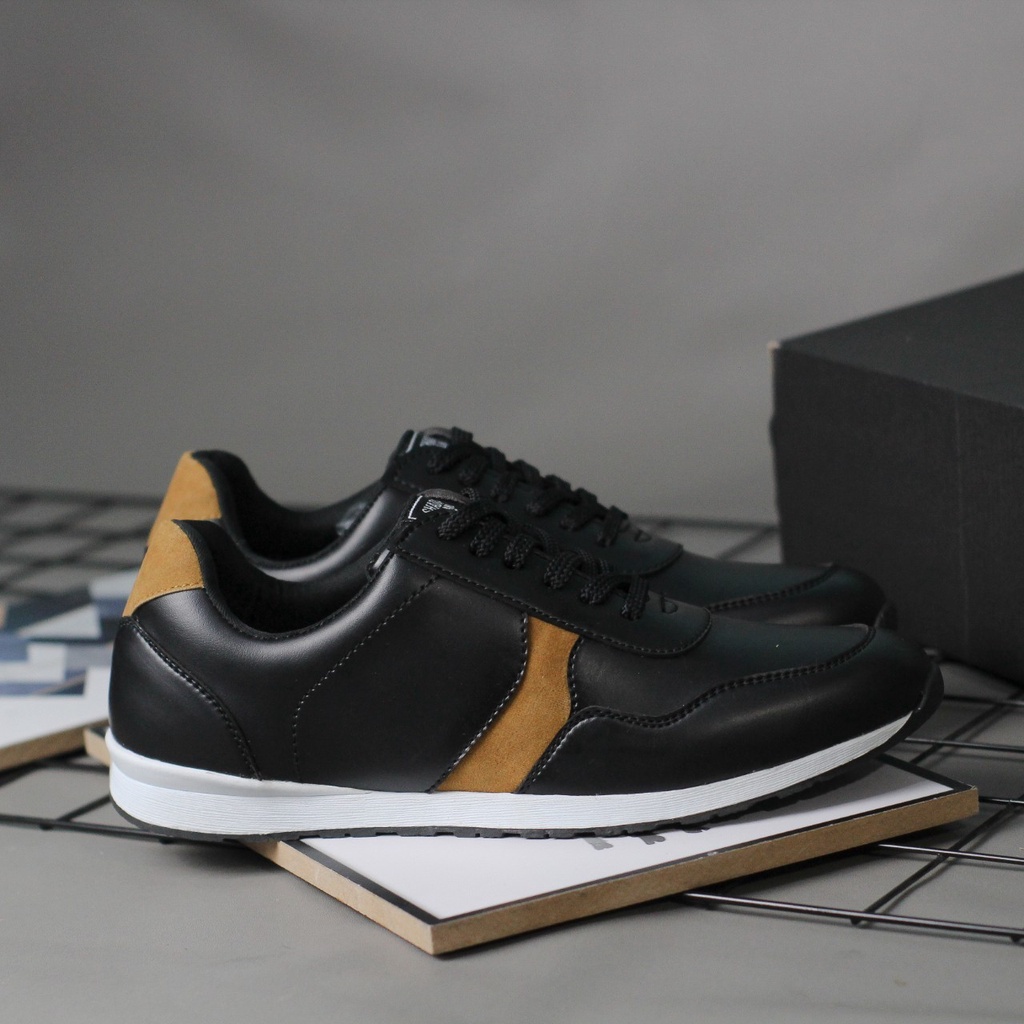 VARGA|Sepatu Casual Sneaker Pria Hitam Tali Kulit Sintetis Original Murah