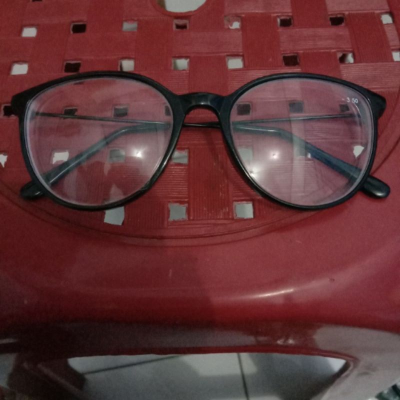 Kacamata silinder minus