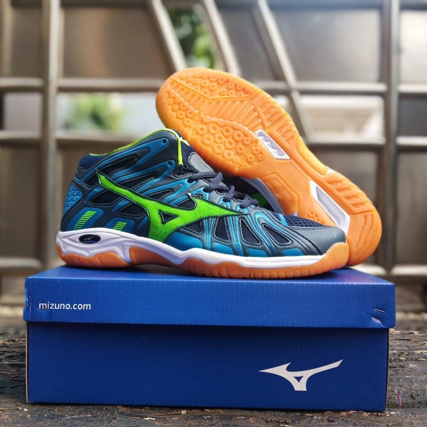 sepatu voli mizuno tornado