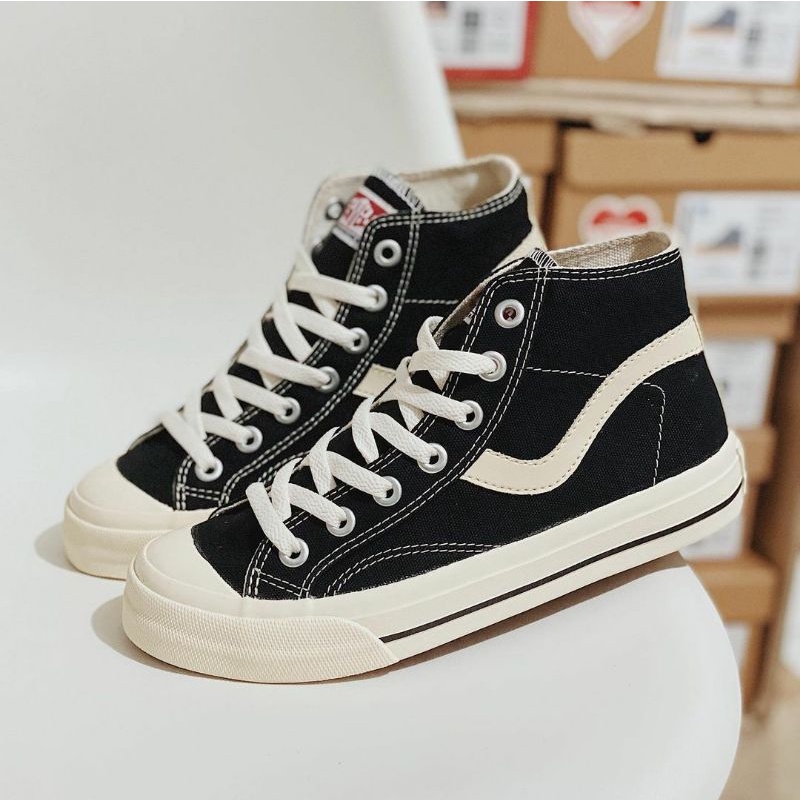 VENTELA PUBLIC HIGH BLACK-WHITE ORIGINAL