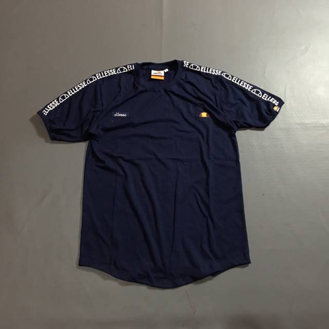 T SHIRT KAOS ELLESSE TAPED PRIA WANITA