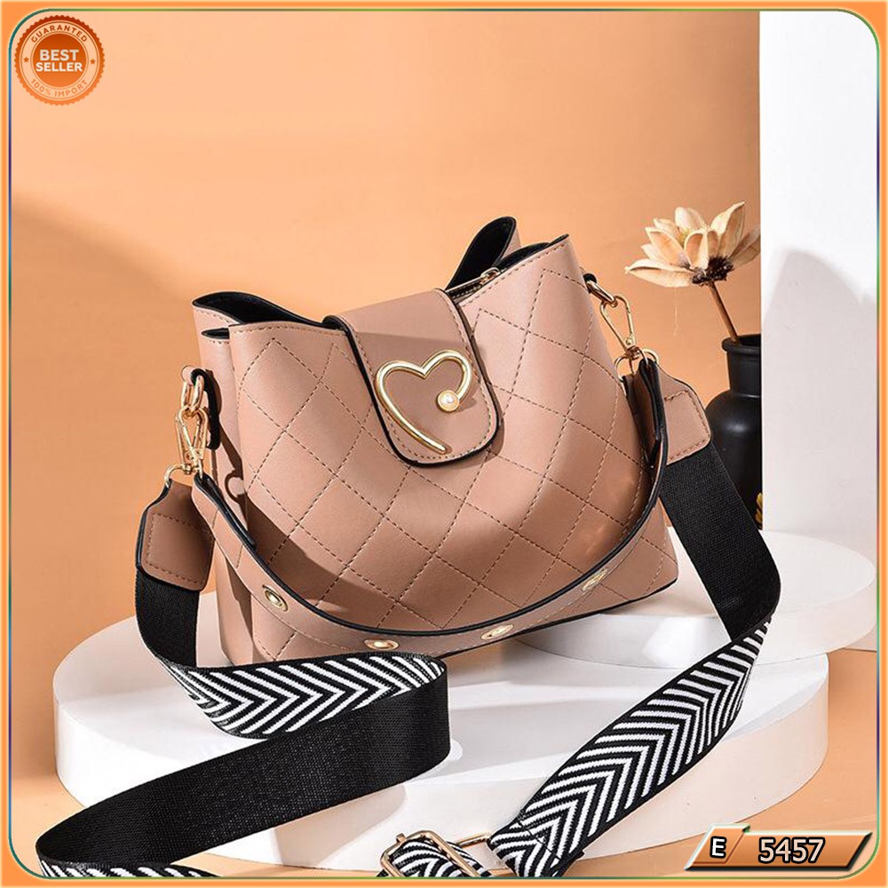 ⏩TBS⏪ E 5457 (1KG MUAT 2PCS) TAS SELEMPANG MOTIF LOVE FREE 2 TALI TAS HANGOUT WANITA IMPORT