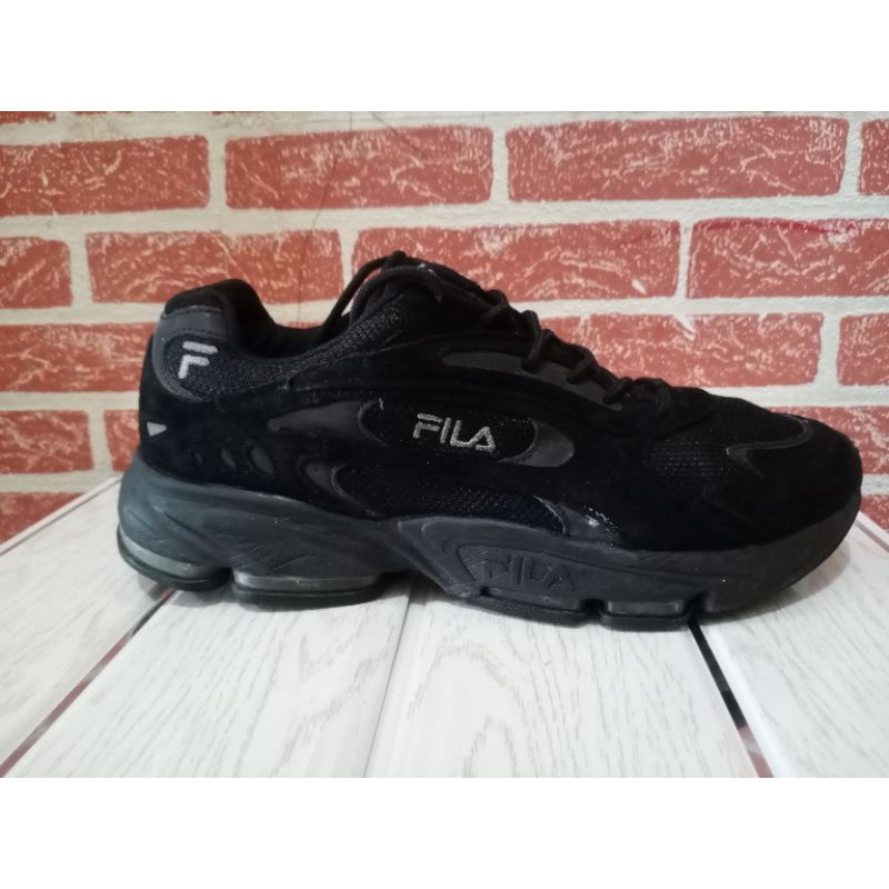 SEPATU FILA SECOND BRANDED BEKAS PRELOVED