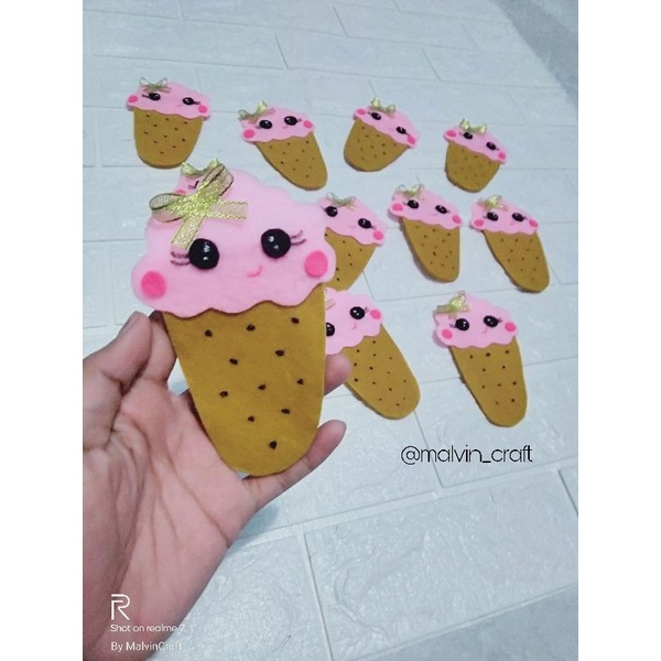

Amplop es krim / Angpau Lebaran bentuk es krim