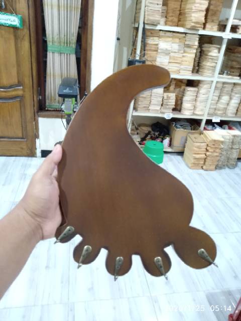 Tempat Kunci / Gantungan Kunci / Rak Kunci bentuk kaki / Key Holder bentuk Kaki