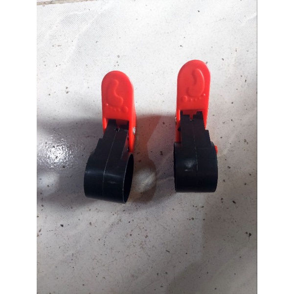 aksesoris as roda belakang,pengunci roda sepeda anak roda tiga family