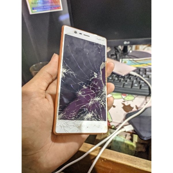 v17 pro minus ,bonus Nokia3