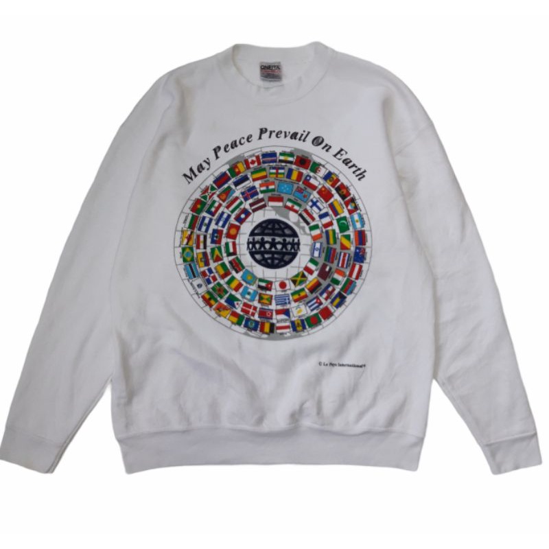 

VINTAGE ONEITA TAG / LE PAYS INTERNATIONAL / MAY PEACE PREVAIL ON EARTH / VINTAGE CREWNECK 80s