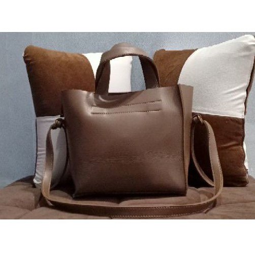 tas monza atau preloved sling besar kulit asli warna mocca