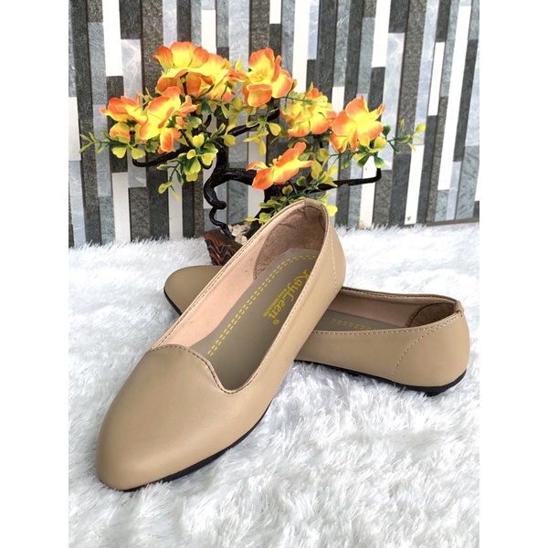 SLIP ON WANITA-Cream