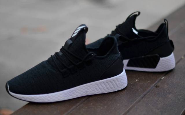 COD ( Bayar Di Tempat) Sneaker Olahraga Cewek Murah Sepatu Adidas NMD R2 Woman Adidas NMD Mastermind