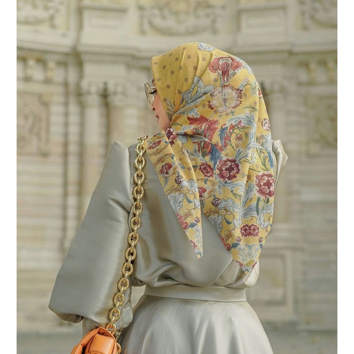 Buttonscarves The Royale Series - Yellow