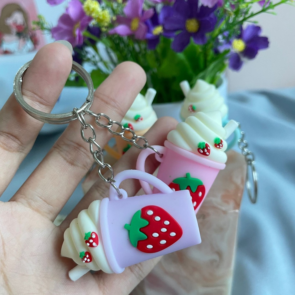 GANTUNGAN KUNCI ES KRIM SUNDAE STRAWBERRY // Ganci Karakter Es Krim Stroberi Unik Lucu | Gantungan tas | Bag Charm | Souvenir Murah | Keychain | COD