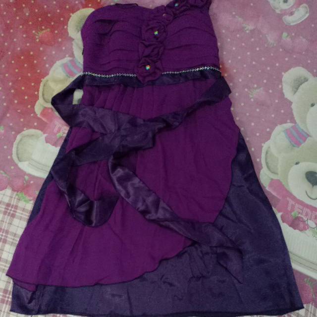 Baju / gaun  mini dress pesta.