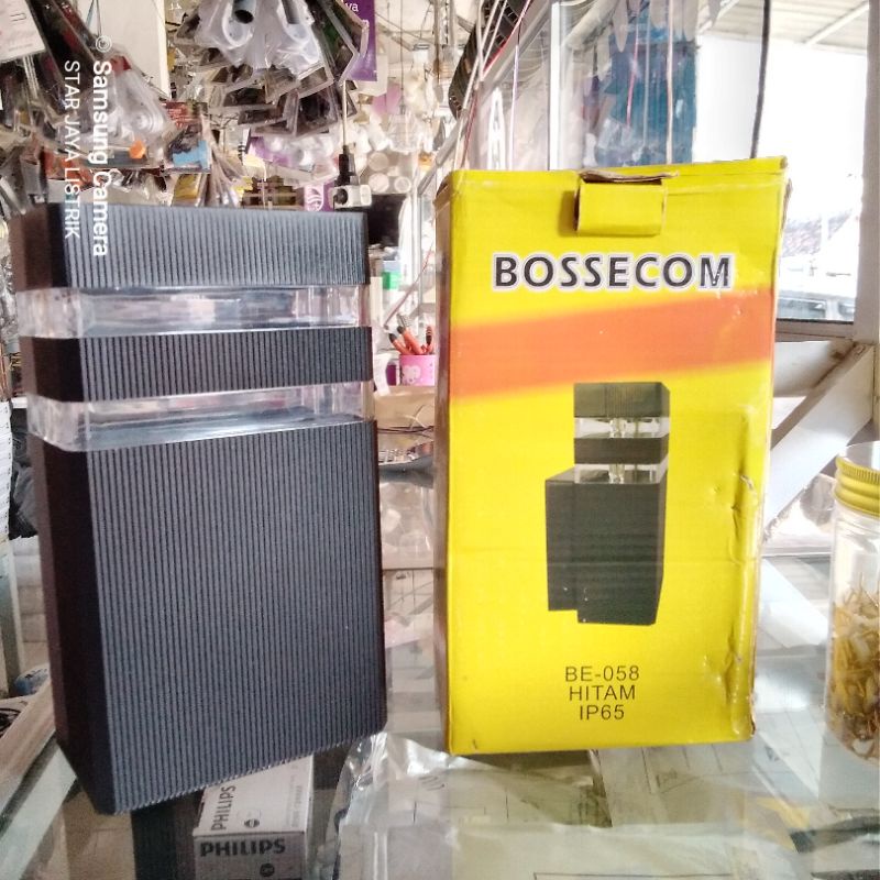 Lampu Dinding Persegi 1 Arah Bossecom BE 058