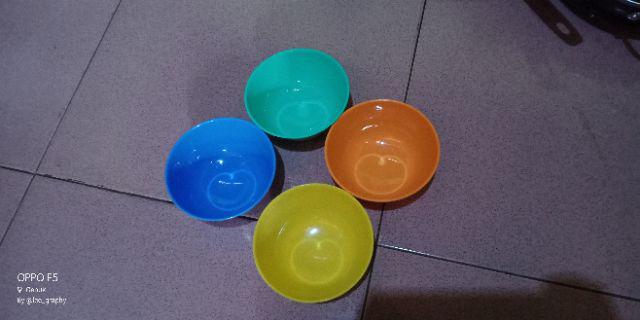 Yoshikawa Mangkok Plastik 11x11x5 Cm Set Isi 4 P0110 Warna Random