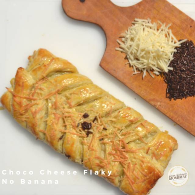 

Choco Cheese Flake/Roti Pastry Coklat Keju tanpa pisang (Bolen Croissant Momimay)