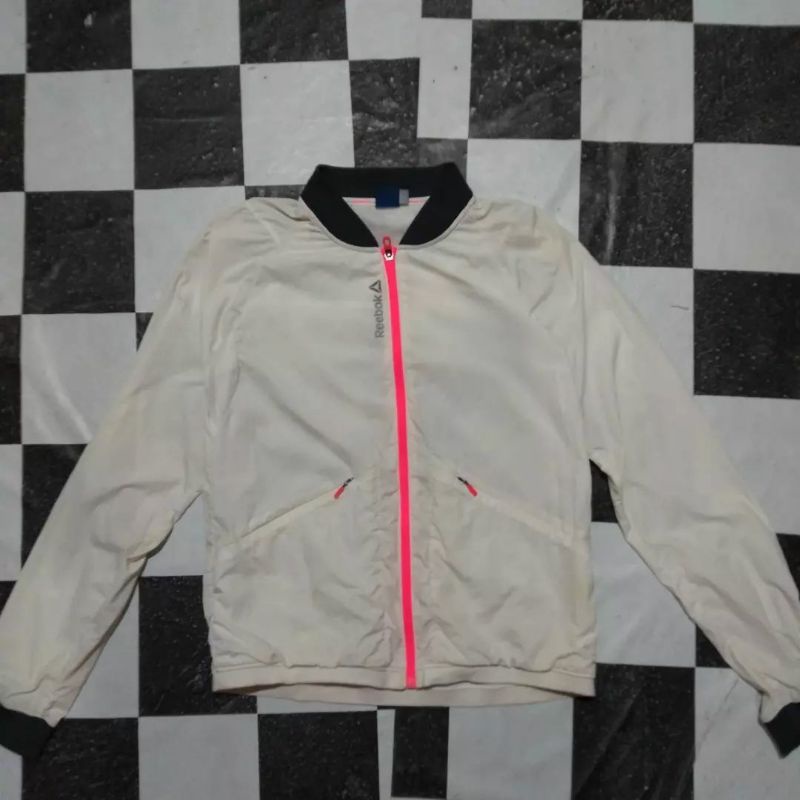 JAKET REEBOK RUNNING SECOND
