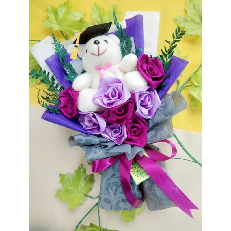 Bunga satin, buket bunga satin, bunga wisuda murah, buket bunga wisuda, buket boneka, bunga palsu