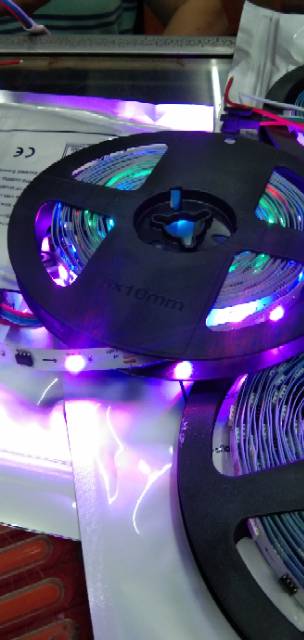 rgb led ws2811 dc 12v 150led per 1roll panjang nya 5meter