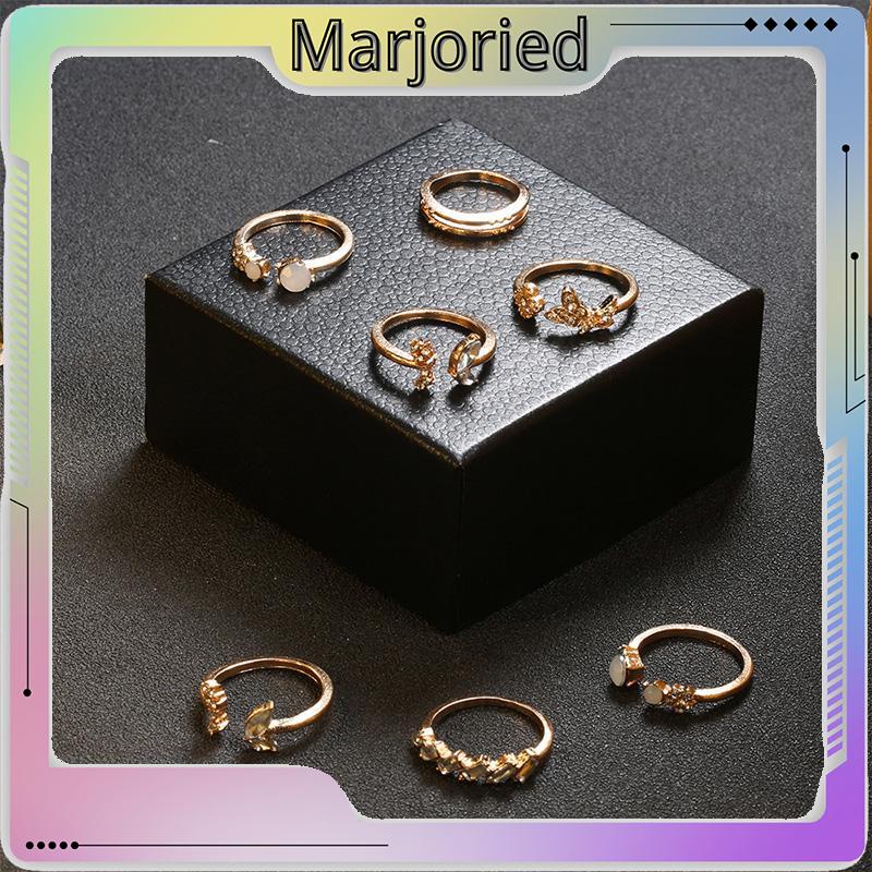 7 Set Cincin titanium Bentuk Kupu-Kupu Bintang Bulan Warna Emas Gaya Retro Bohemian-MJD