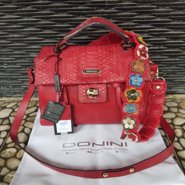 Roma merah preloved donini kulit matang menghitam tp masih ok harga murah dapat free strap