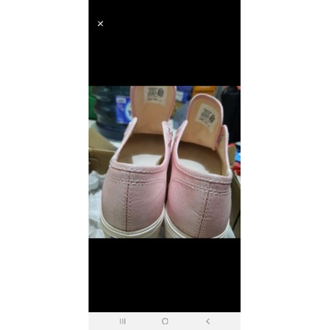 sepatu keds